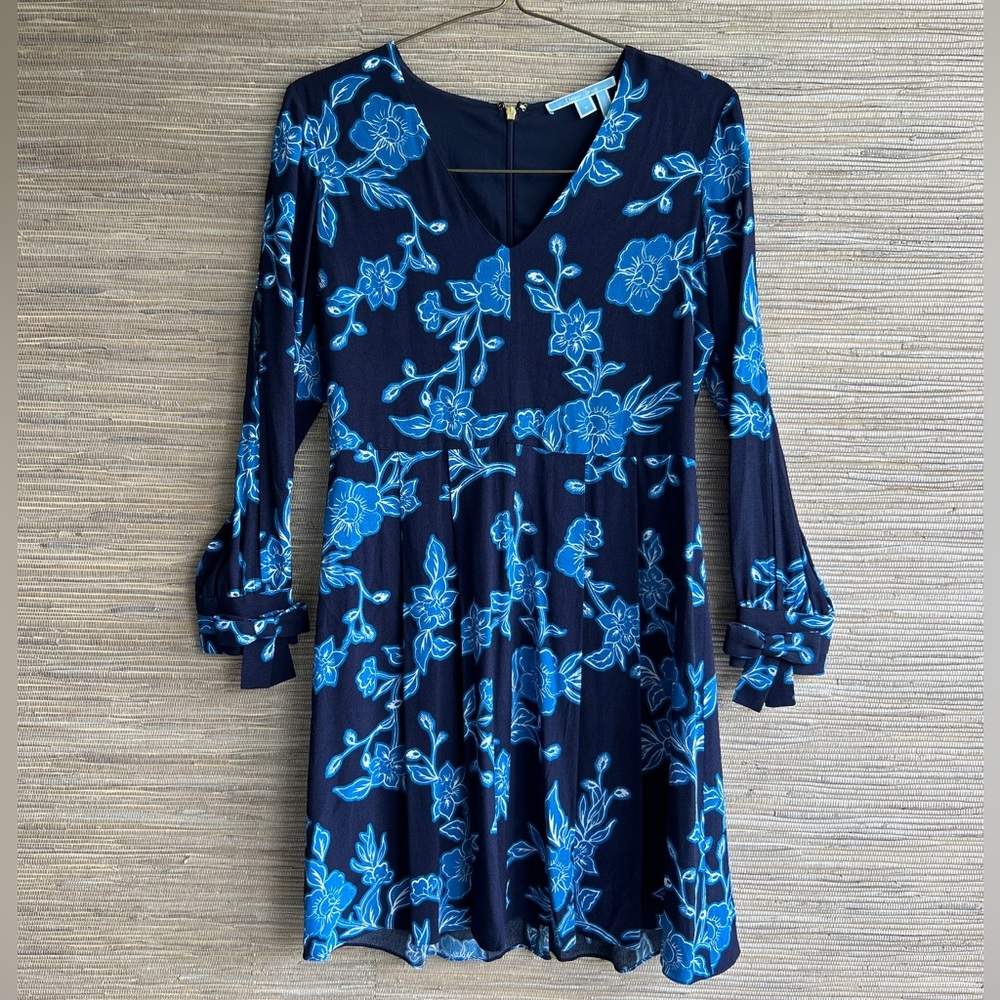 Draper James Blue and Navy Floral V-Neck A-Line Dress With Open Sleeves Size 6